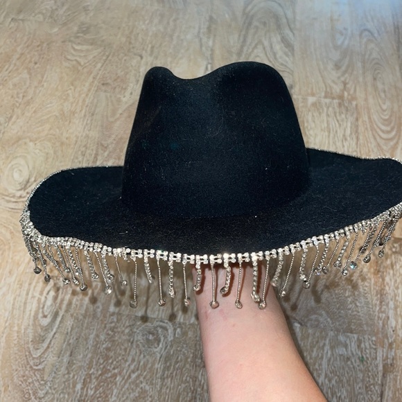 DOLLY BLACK COWBOY
FRINGE HAT - Picture 4 of 10